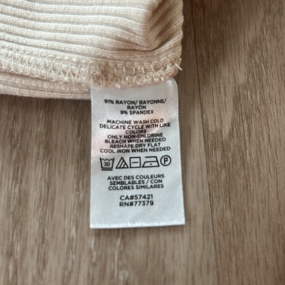 Ann Taylor | Cream Top | Size: Large - Picture 6 of 7